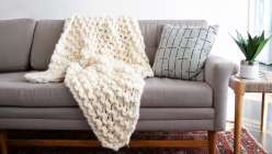 Arm Knitting: Make a Throw Blanket