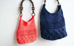 Edie Eckman teaches you to make this summer bag using crochet stitch patterns to form a textural sampler. Choose a summer color or a nautical neutral, this is a diy bag project to make an everyday tote.