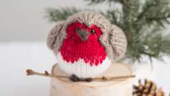 Knitted Robin