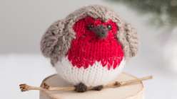 A knit robin made in Megan Reiner's Creativebug class.