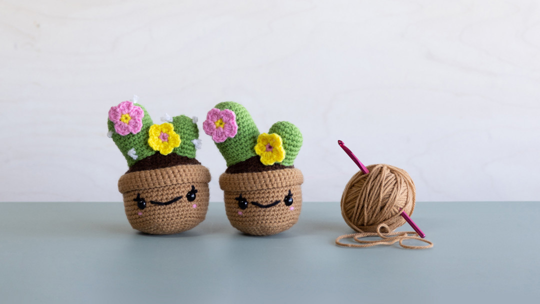 Crochet an Amigurumi Potted Cactus by Vincent Green-Hite