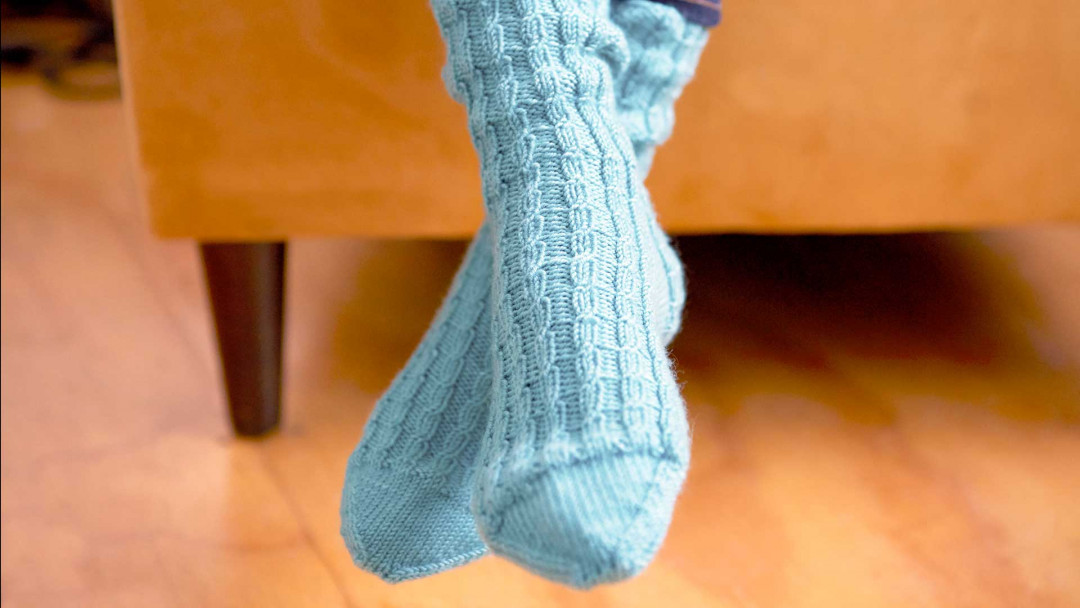 Part 5 of The Sock Series: Close the toes: Kitchener Stitch