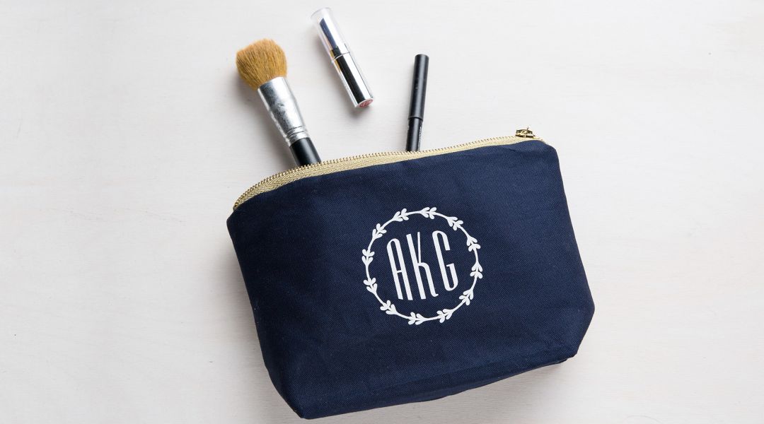 Cricut Crafts: Easy Monogrammed Cosmetic Bag