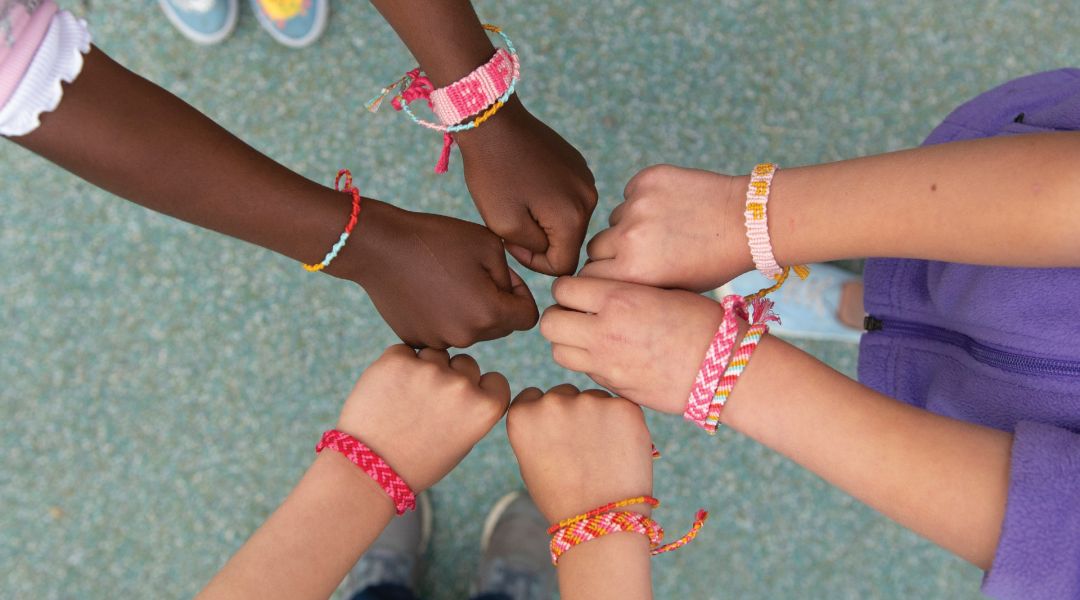 Make Friendship Bracelets