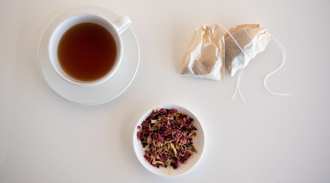 Online Make a Custom Herbal Tea Blend course by Creativebug