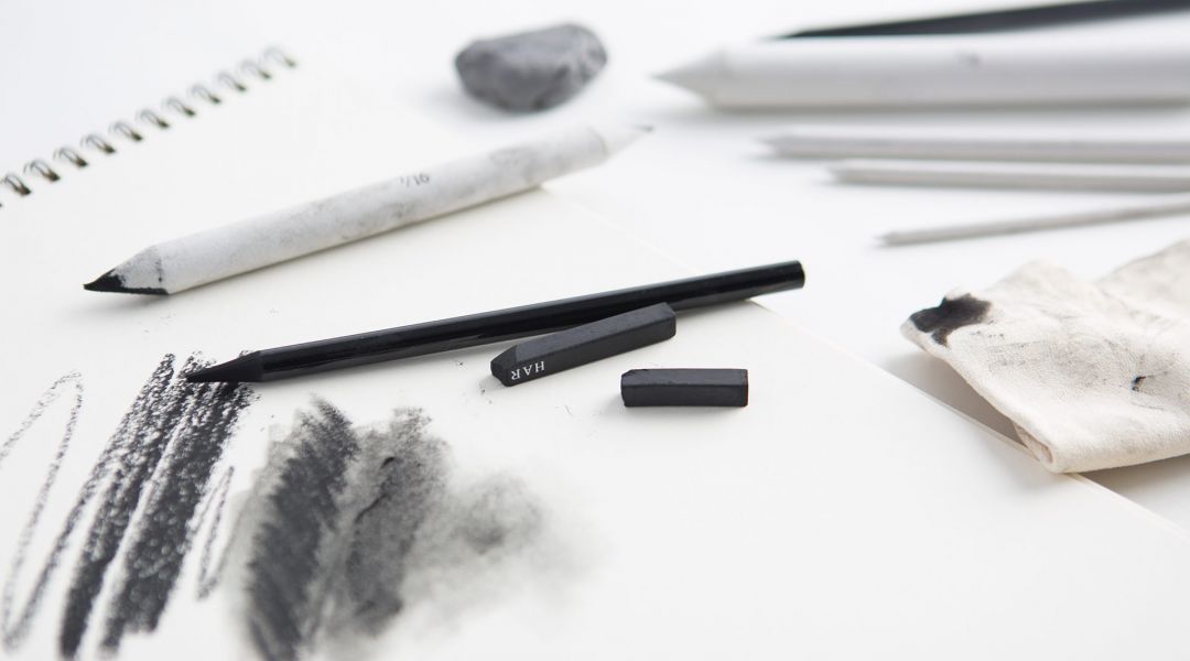 essentials Medium Charcoal Art Set With Tin