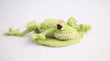 Beanbag Frog Amigurumi with Lily Pads