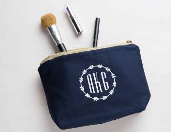 Cricut Crafts: Easy Monogrammed Cosmetic Bag