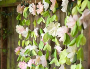 Paper Wedding Crafts: Make a Flower Garland Backdrop
