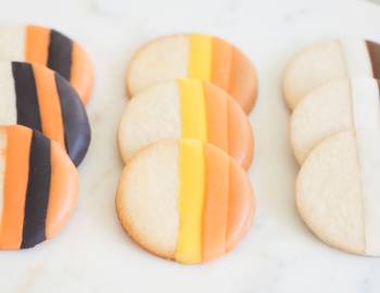 The Wilton Method: Colorful Dipped Cookies and Pretzels